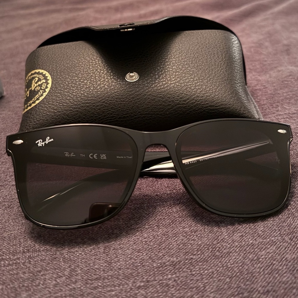 Ray-Ban Sunglasses RB4420